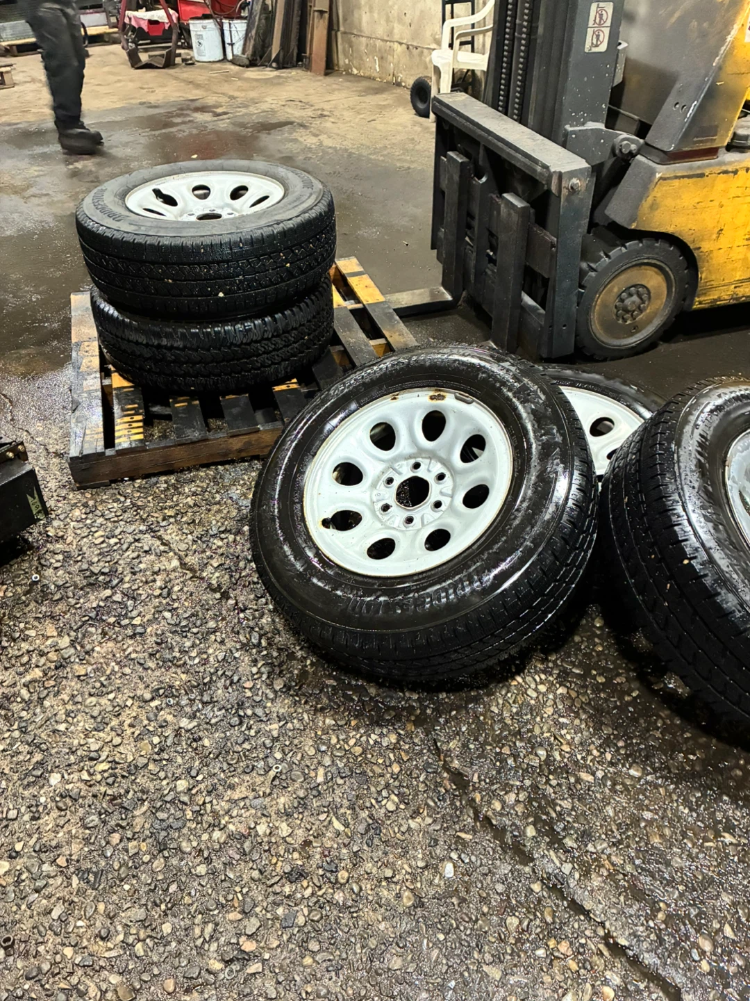 LT 245/70R17 Snow tires on rims - photo 2