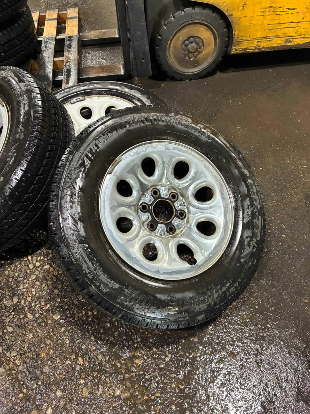 LT 245/70R17 Snow tires on rims - photo 3