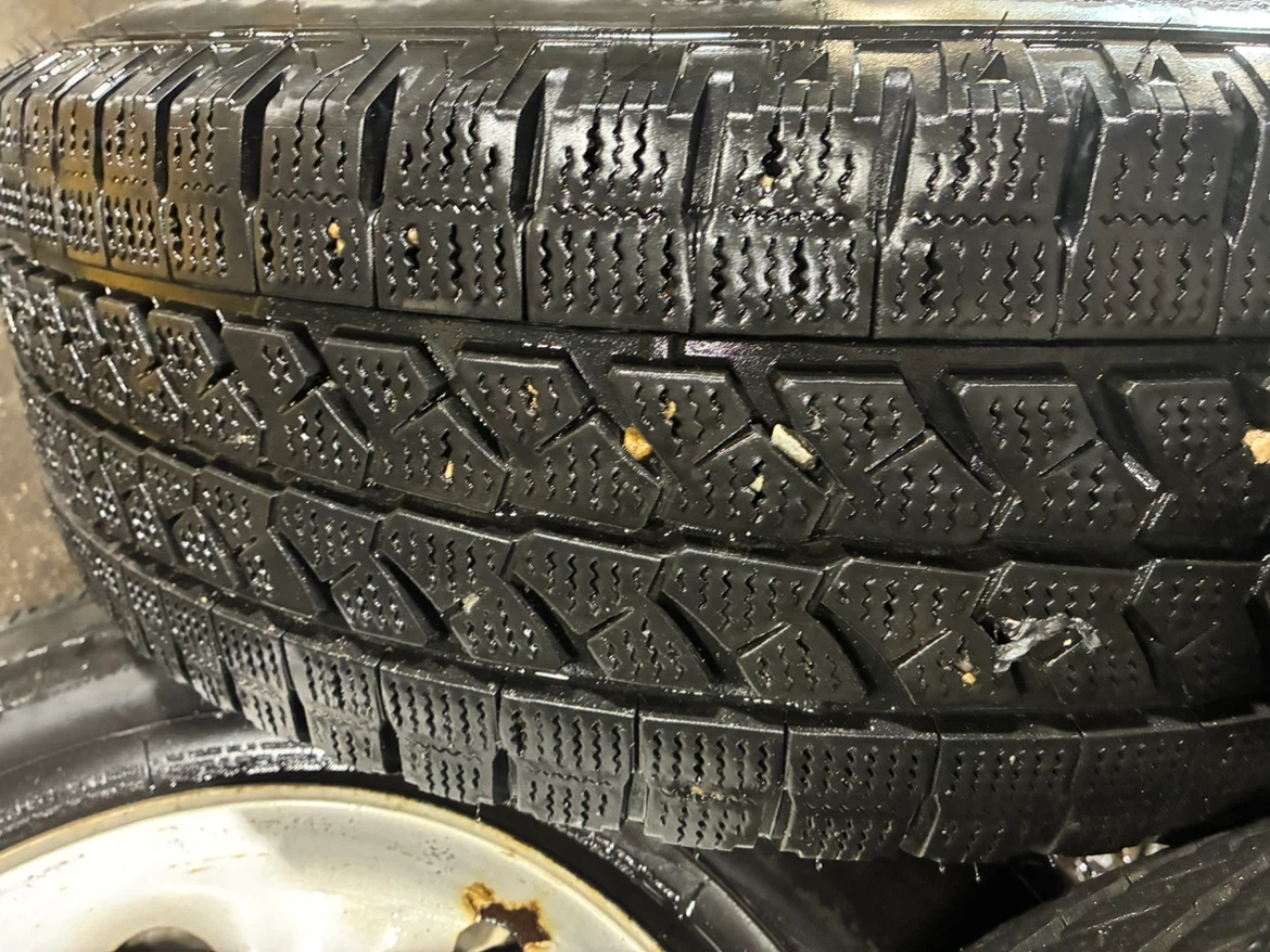 LT 245/70R17 Snow tires on rims - photo 4