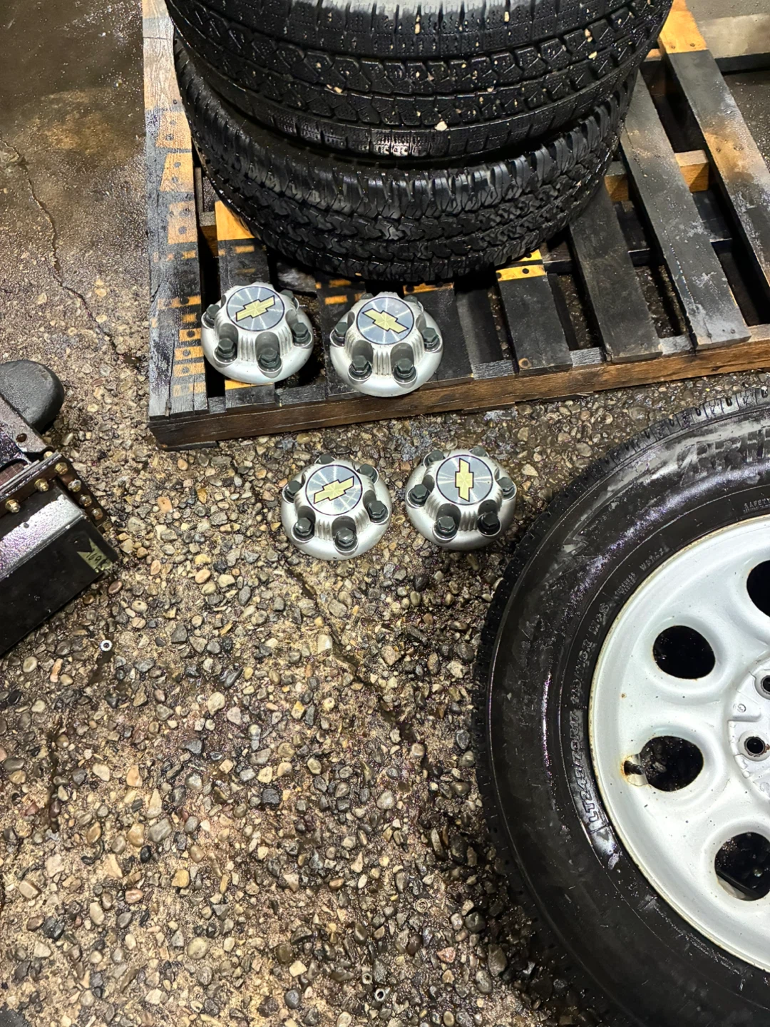 LT 245/70R17 Snow tires on rims - photo 5