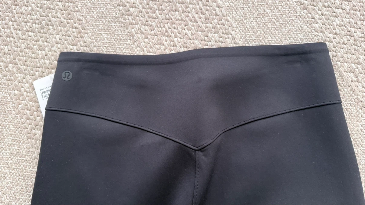 Lululemon Ultralu High-Rise Flared Pant Medium - photo 2