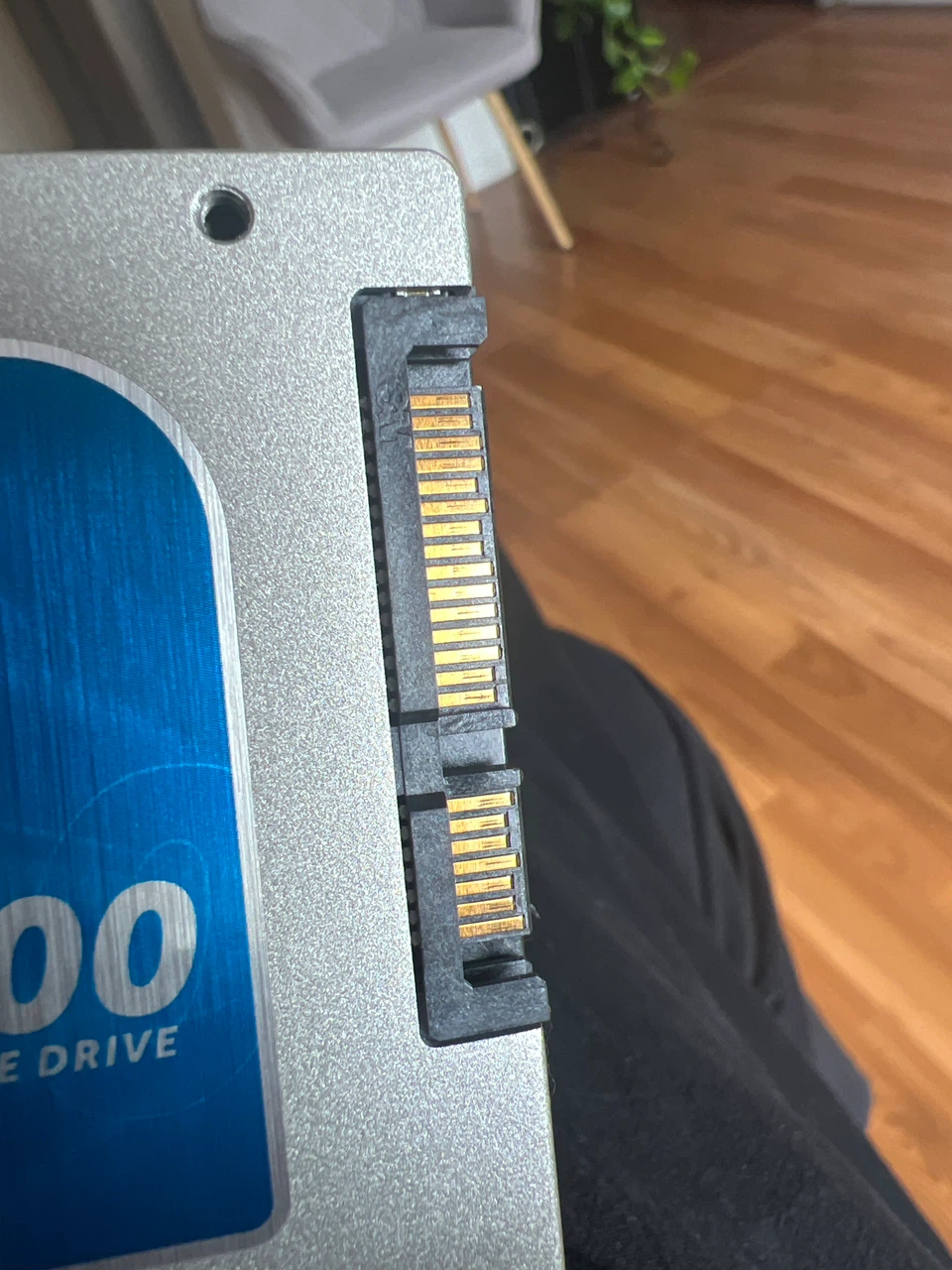 Crucial M500 2.5-inch Solid State Drive - photo 2
