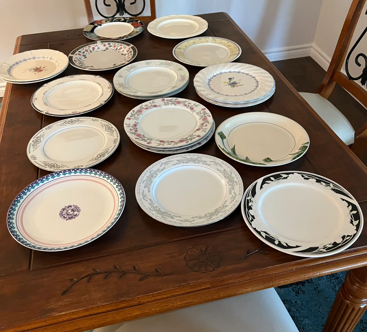 Vintage set Assorted Mixed Dinner Plates