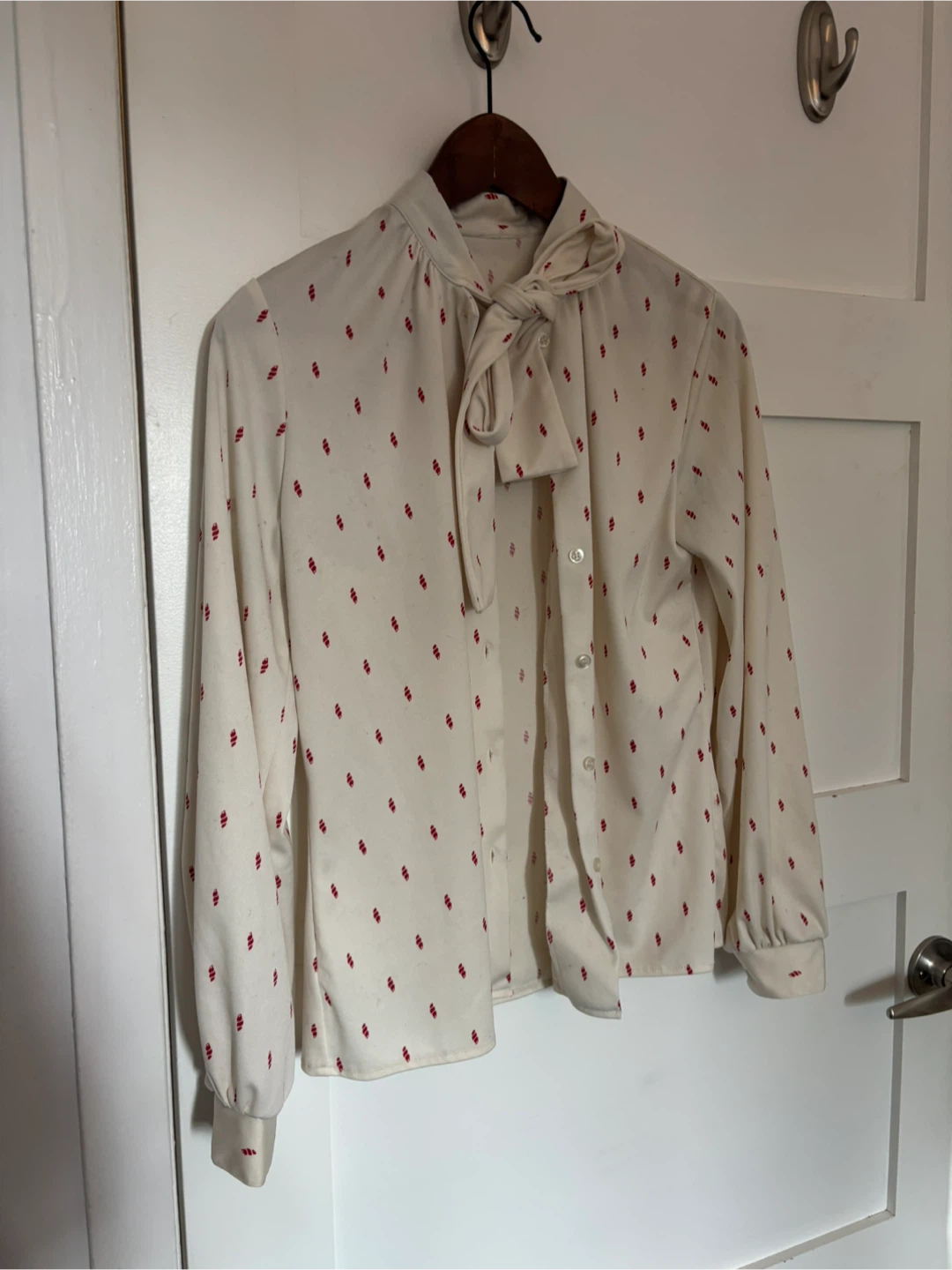 Vintage Cream Long-Sleeve Blouse with Red Pattern