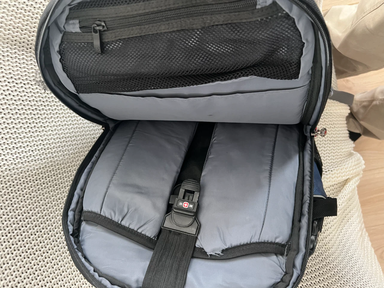 Swiss Gear Shock Absorbing backpack - photo 5