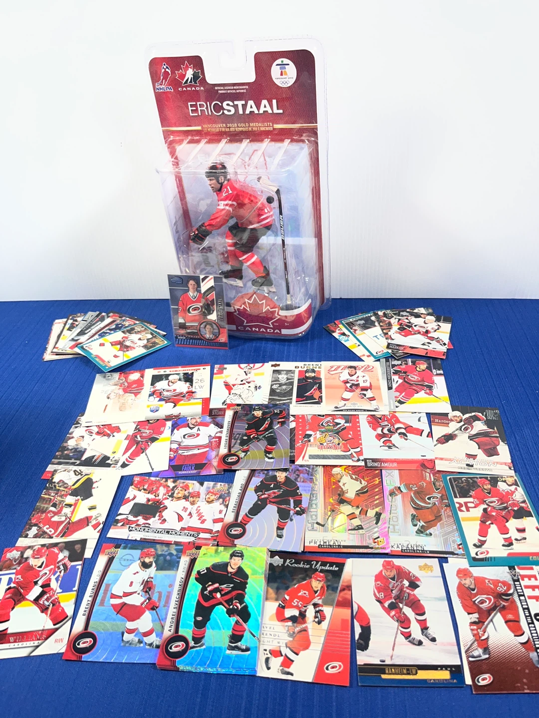 Eric Staal Team Canada McFarlane Figure + BONUS CARDS!
