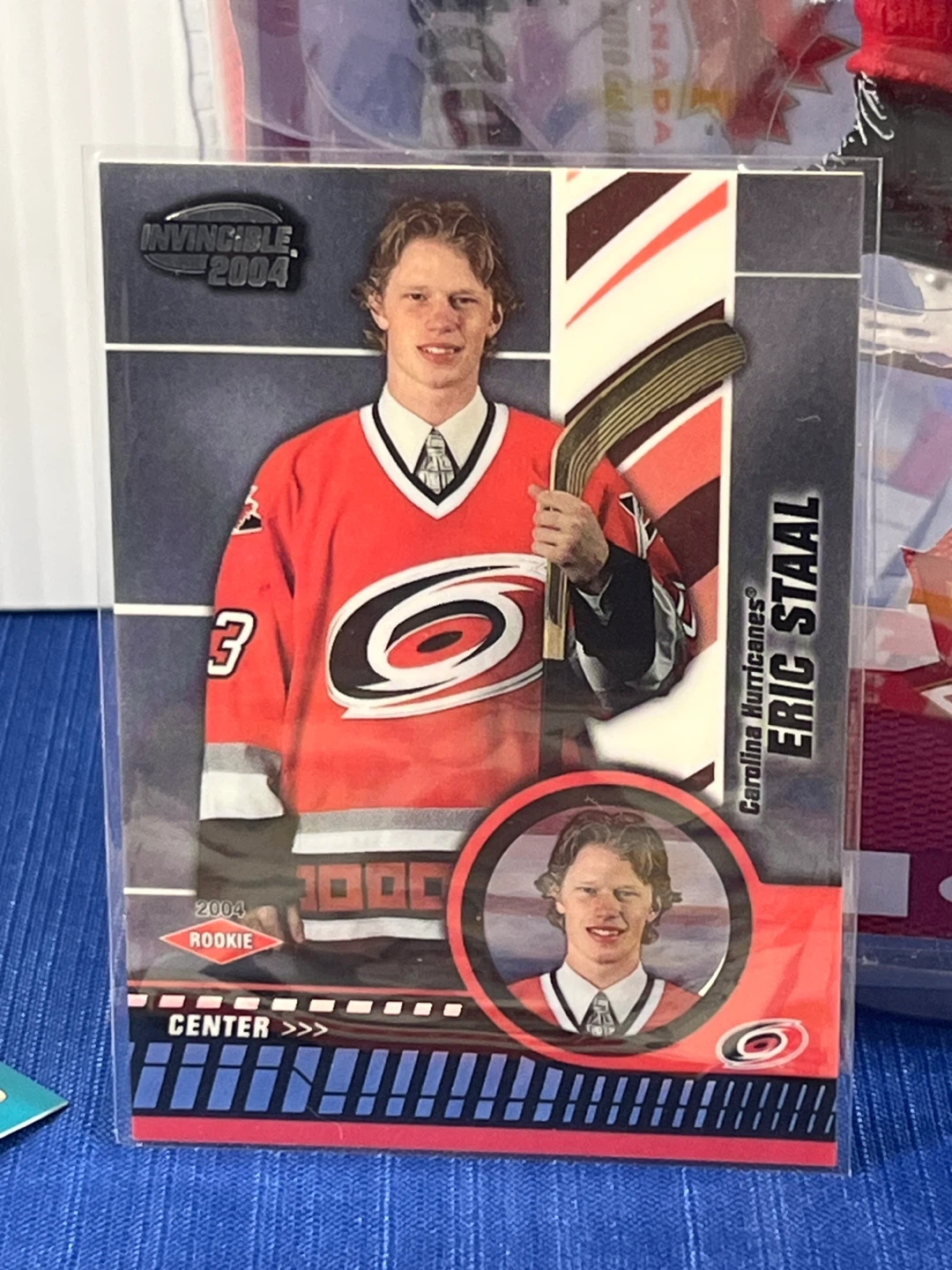 Eric Staal Team Canada McFarlane Figure + BONUS CARDS! - photo 4