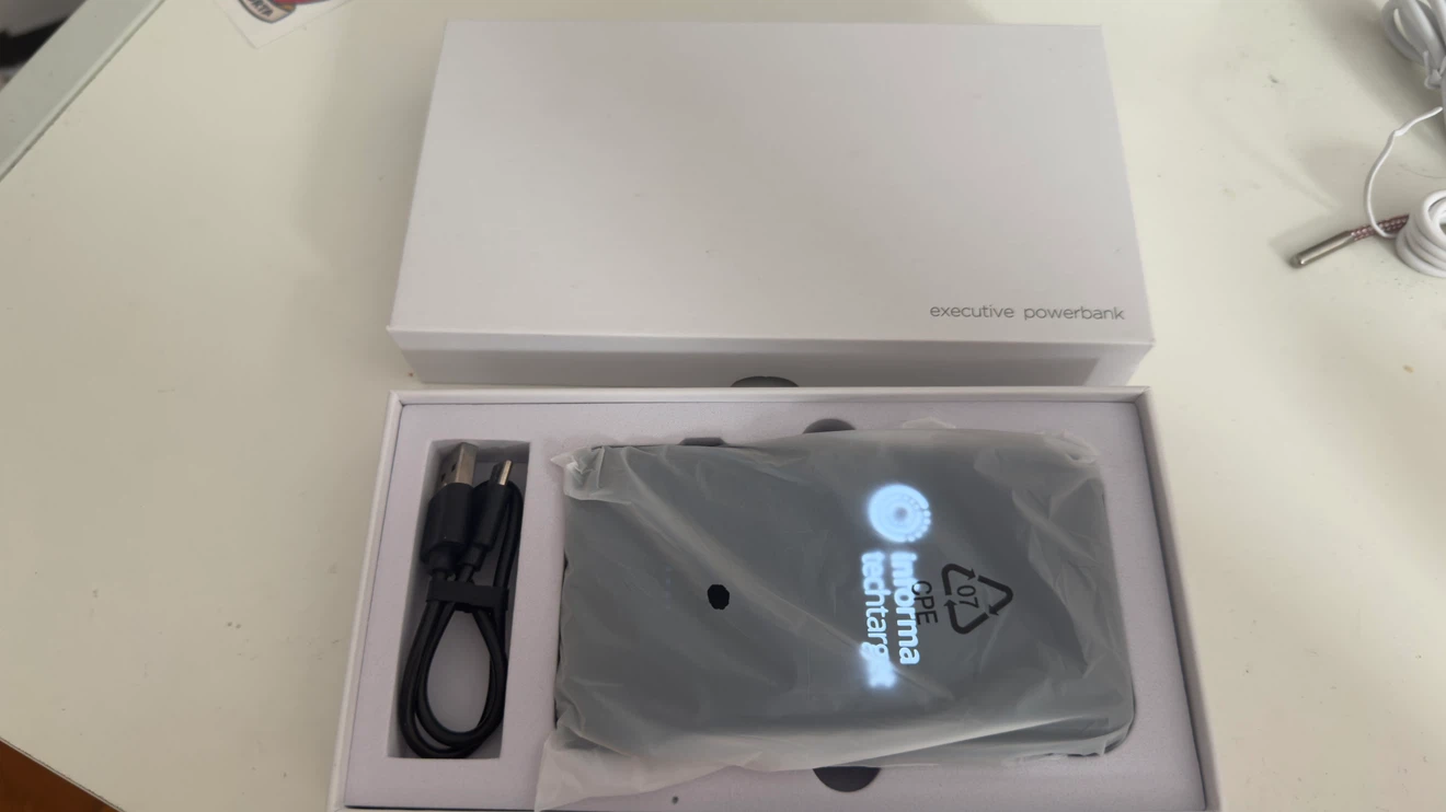 Executive Wireless Power Bank - photo 2