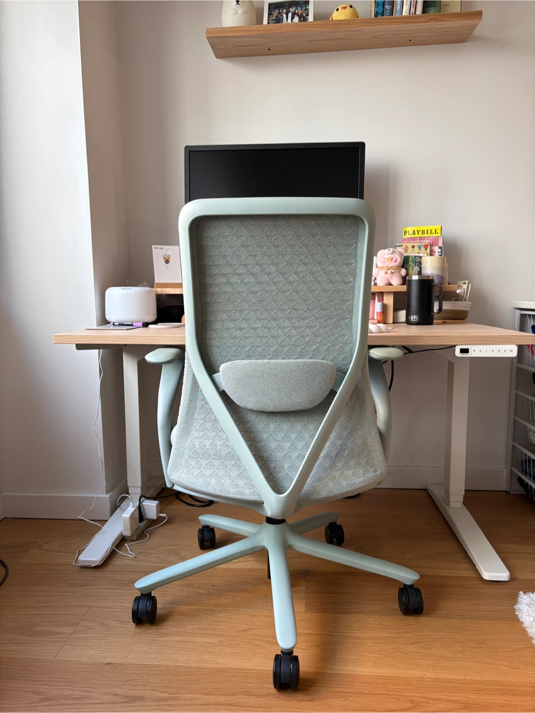 Branch Ergonomic Chair in Mint
