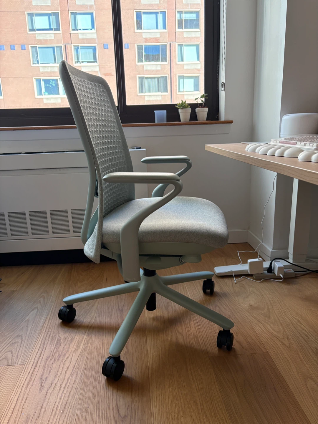 Branch Ergonomic Chair in Mint - photo 3