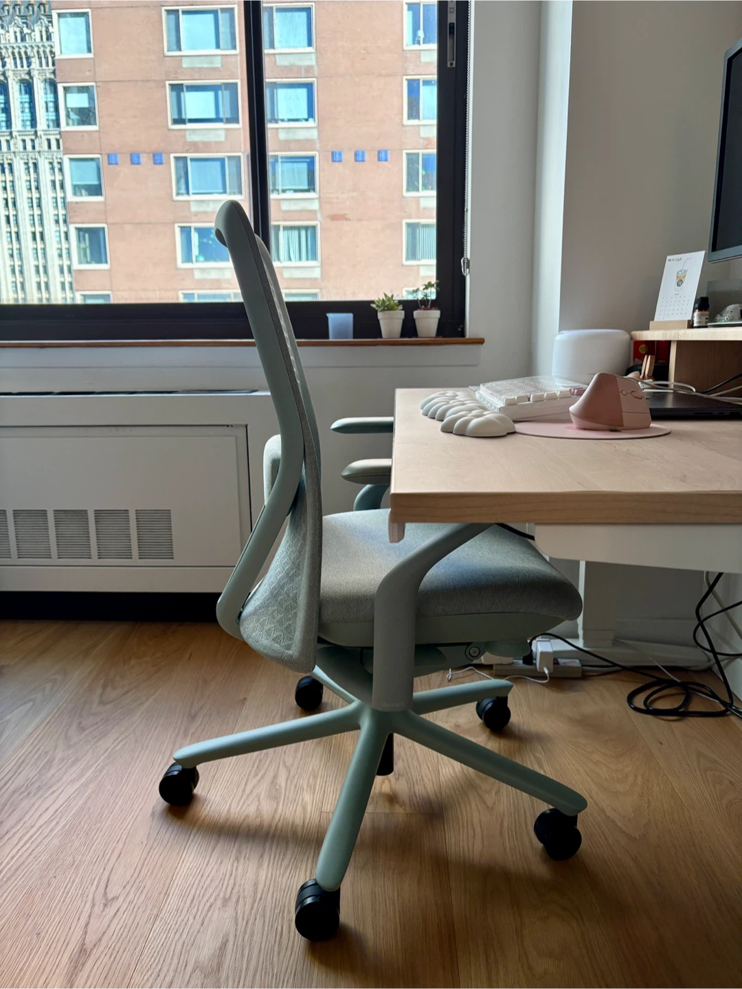 Branch Ergonomic Chair in Mint - photo 4
