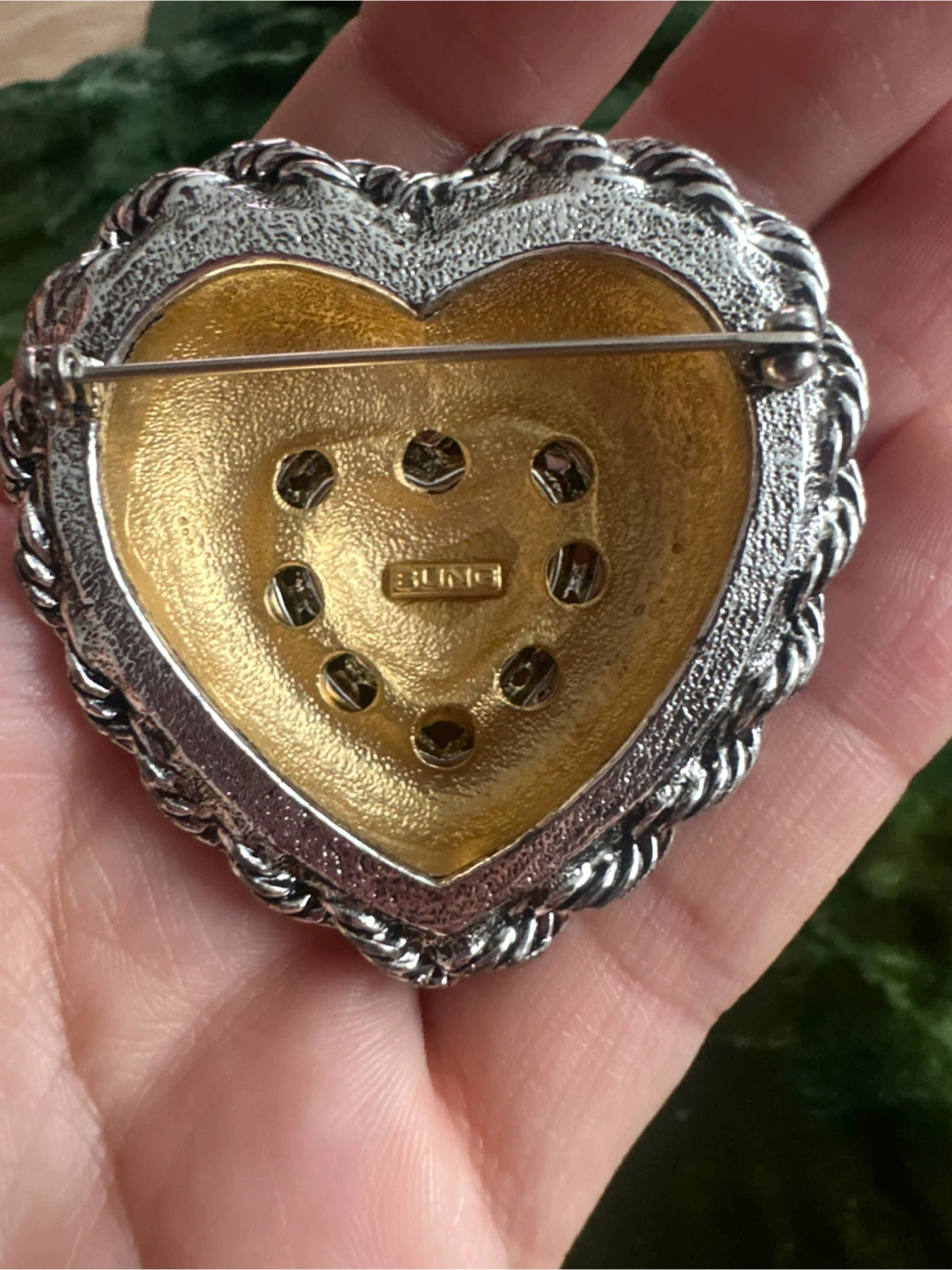 Vintage SUNG Heart Brooch - photo 3