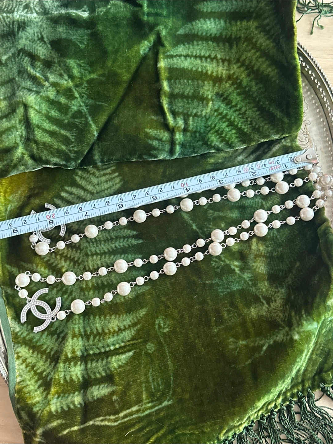 Faux pearl necklace with CC logos - photo 3