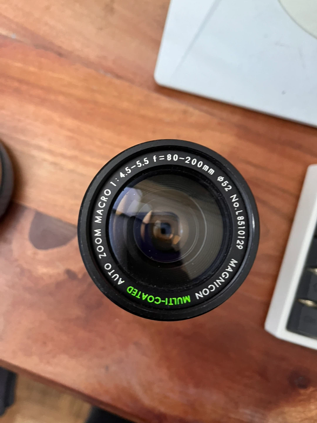 F80-200 zoom lens