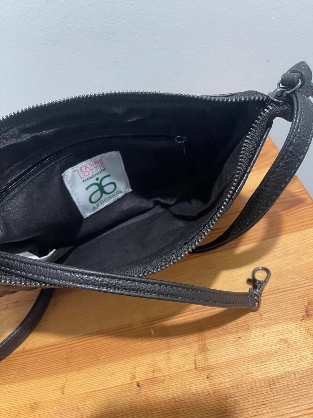 Jeanne Lottie for Arbonne Black Crossbody Bag - photo 4