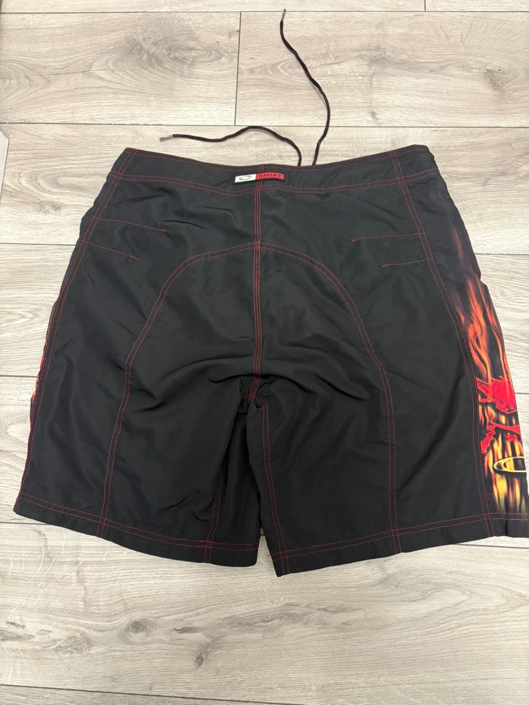 Oakley Board Shorts Size 36 - photo 2