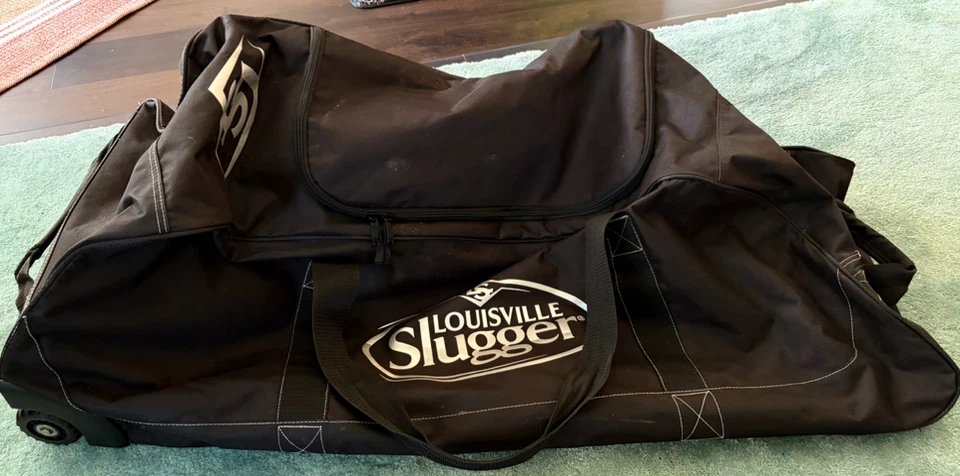 Louisville Slugger roller bag