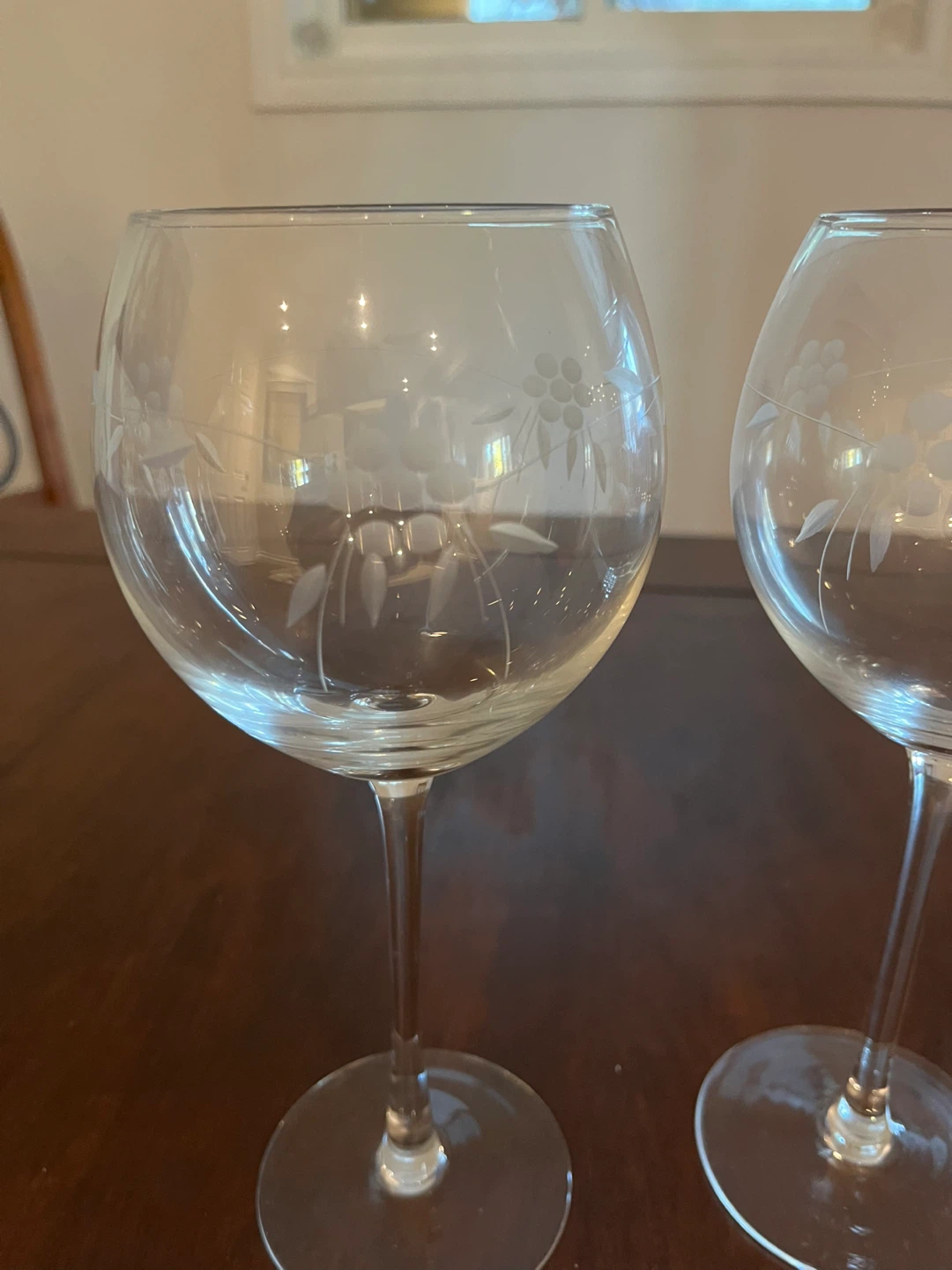 Vintage Set of 2 Etched Wine Glasses - photo 2