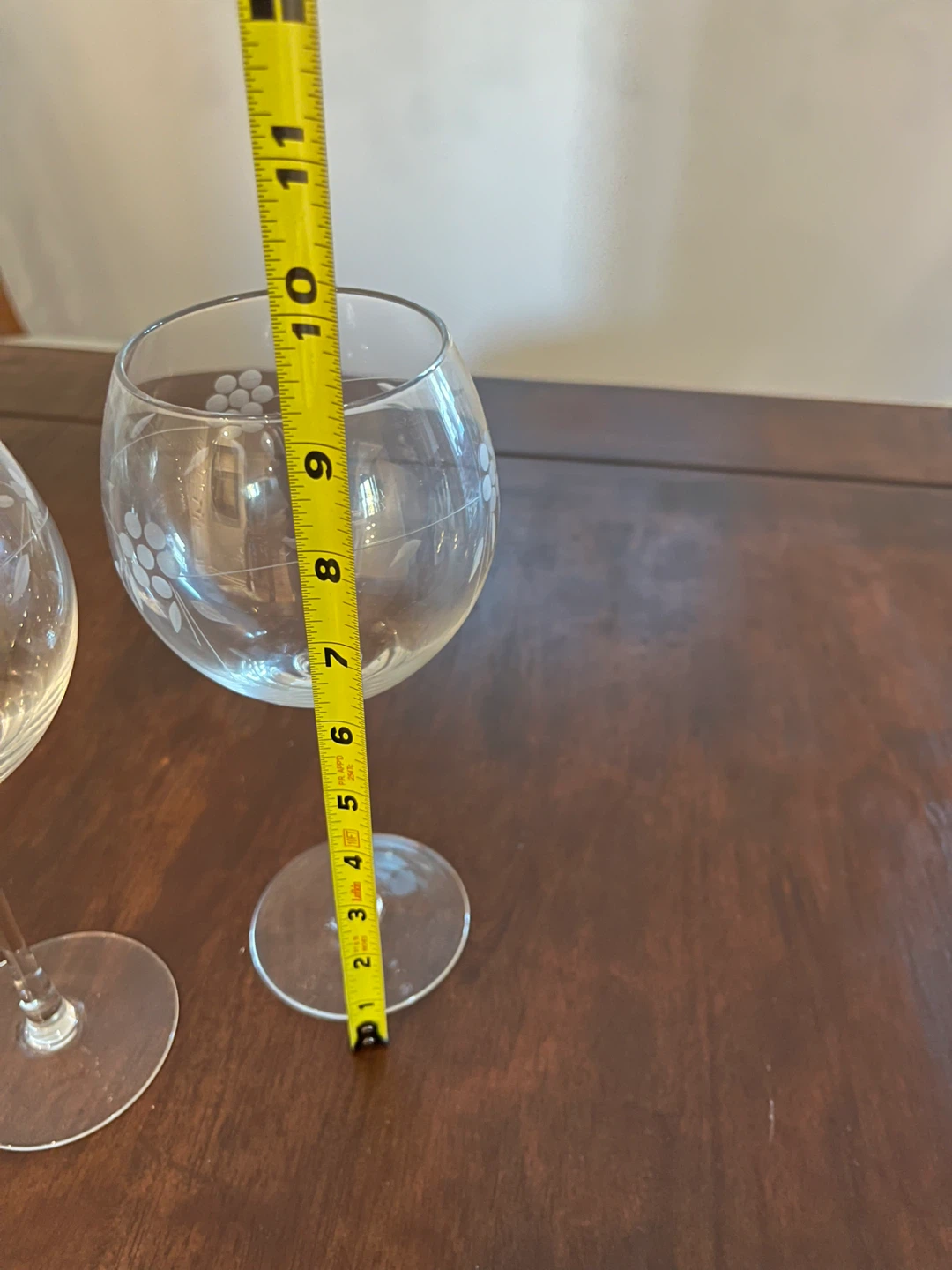 Vintage Set of 2 Etched Wine Glasses - photo 4