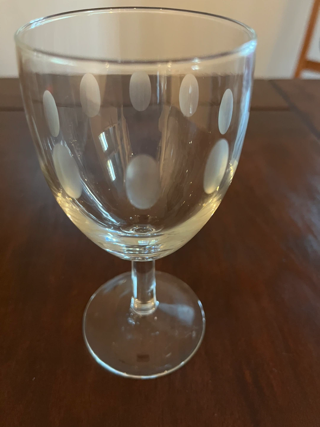 Vintage Set of 2 Etched Polka Dot Wine Glasses - photo 3