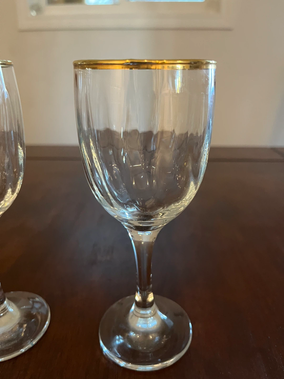 Vintage Set of 2 gold-rimmed wine glasses - photo 2
