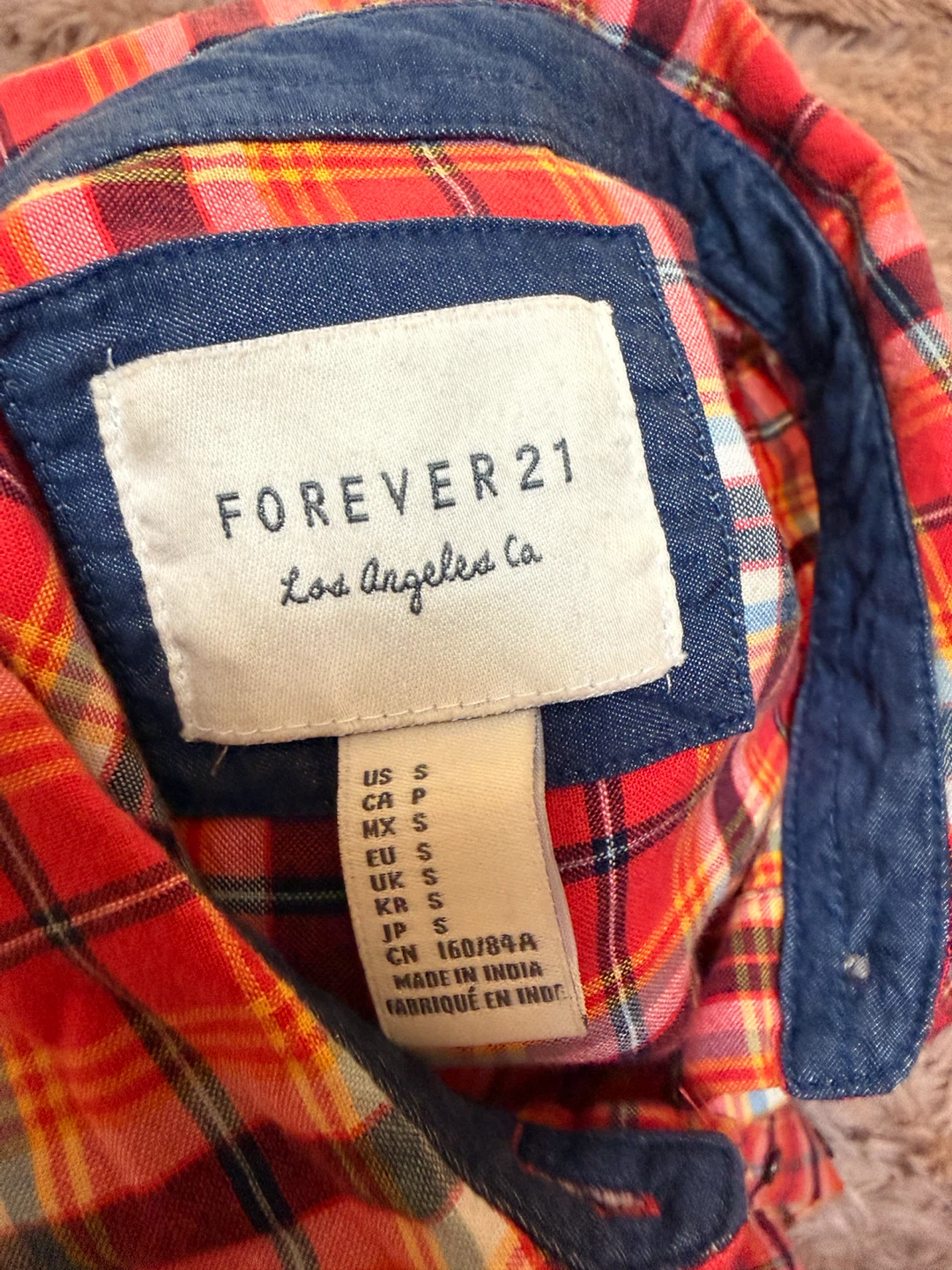 Plaid Button-Up Shirt S - photo 3