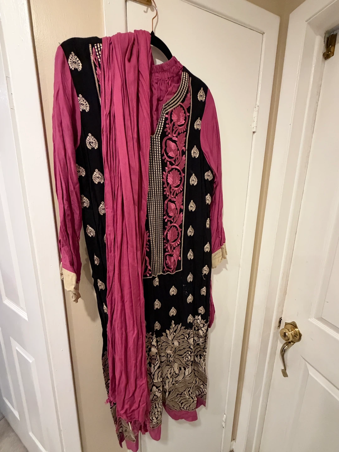 Several 3 pc Pakistani outfits - photo 2