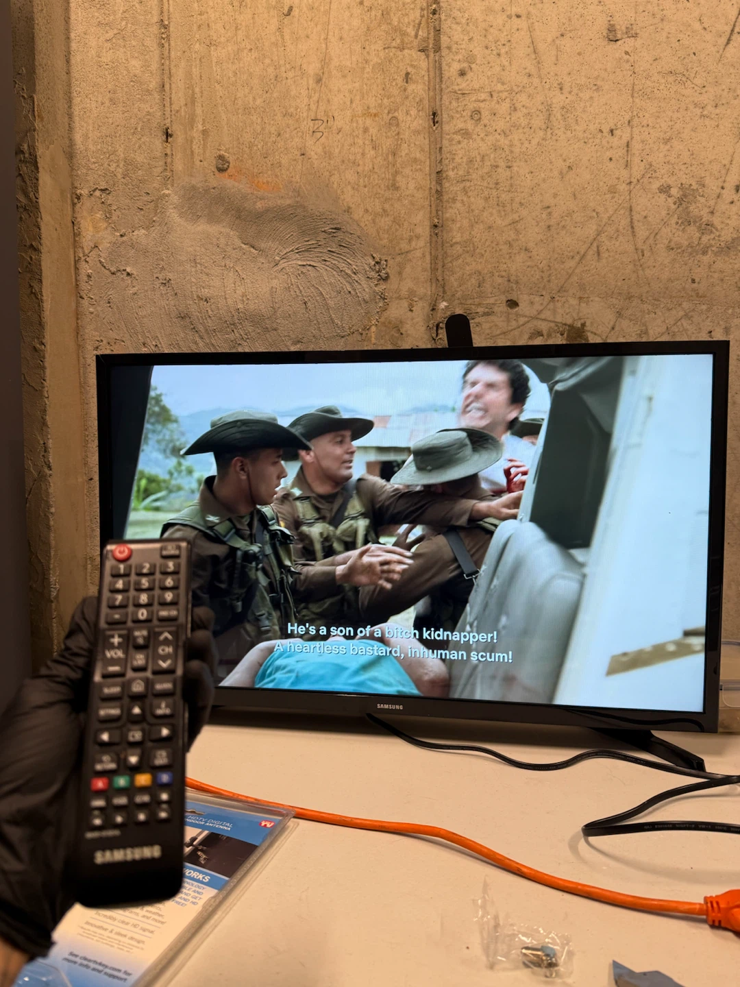 Samsung LED TV 32.. - photo 2