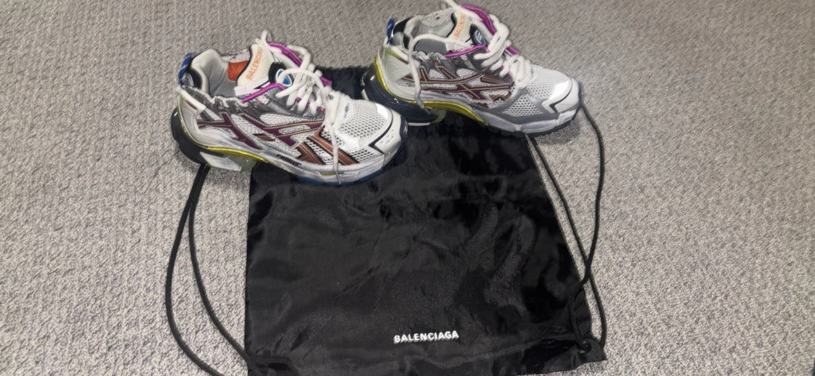 Balenciaga runners size 8 fits big