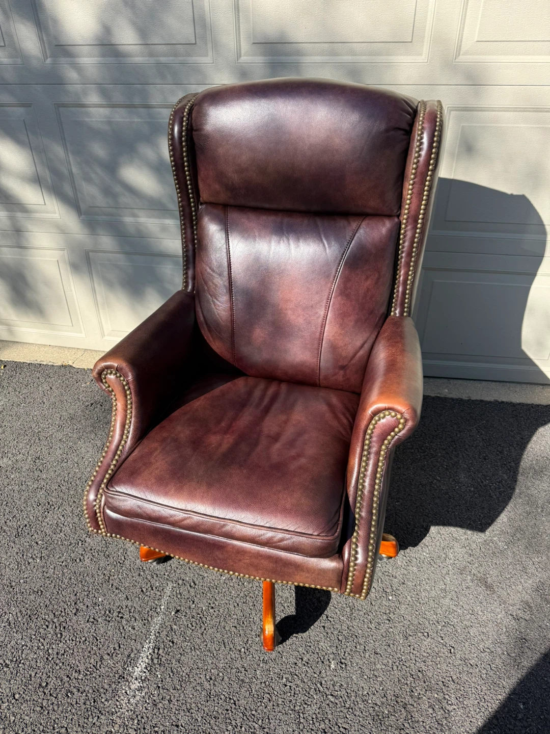Seven Seas Seating Leather Executive Chair by Bradington-Young
