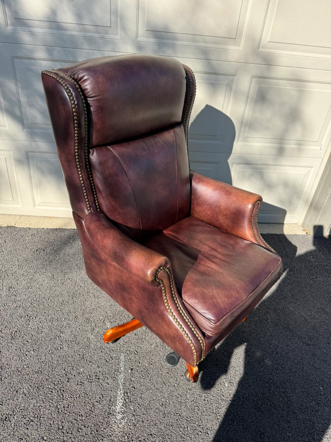 Seven Seas Seating Leather Executive Chair by Bradington-Young - photo 3