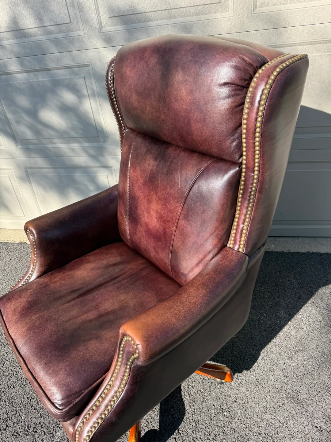 Seven Seas Seating Leather Executive Chair by Bradington-Young - photo 4