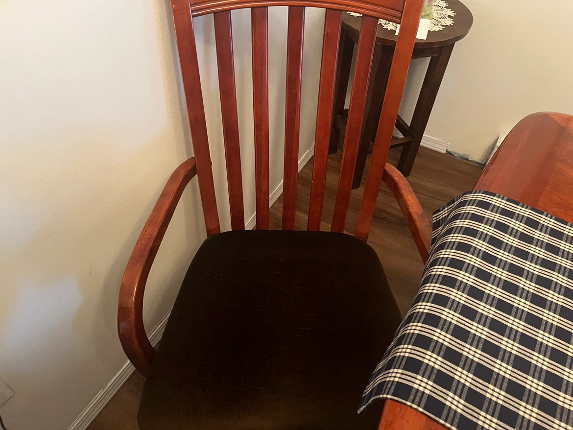 Upscale dining room table, chairs and cabinet - photo 3