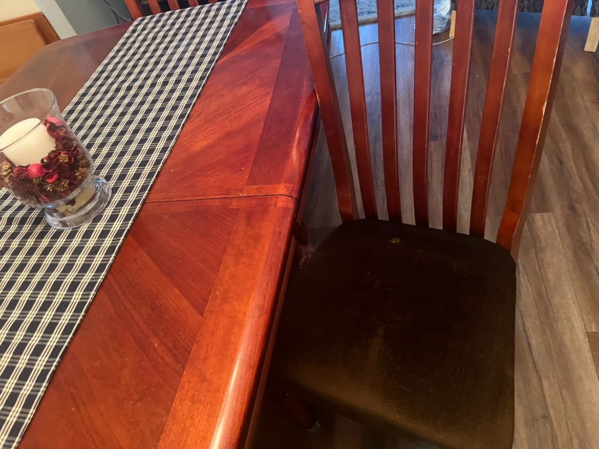 Upscale dining room table, chairs and cabinet - photo 4