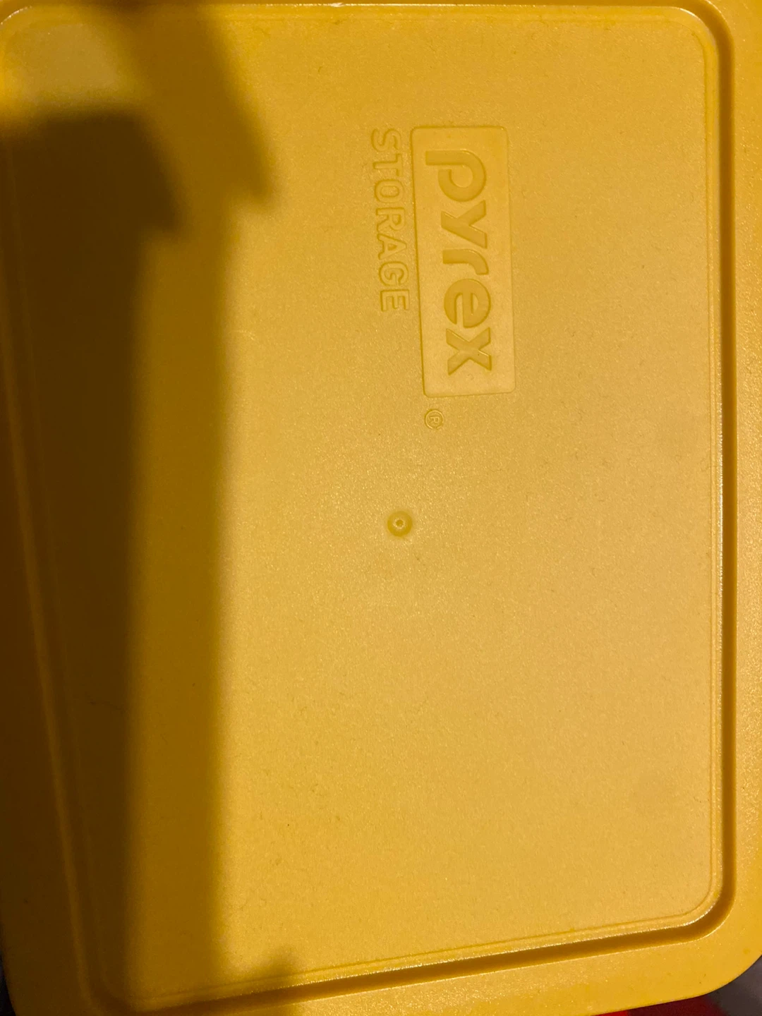 Pyrex Disney Chill glass storage dish with yellow lid - photo 2
