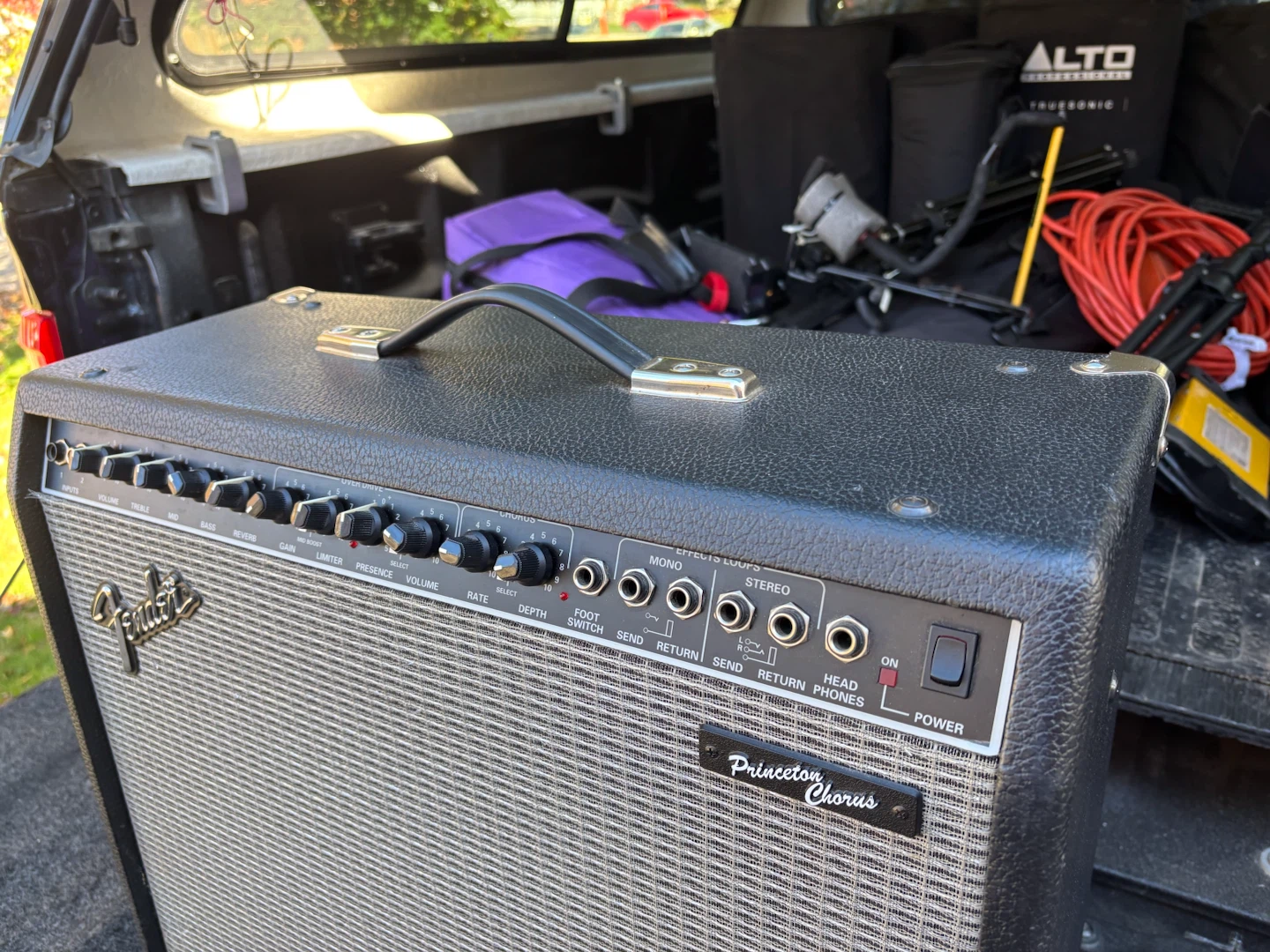 Fender guitar amp - photo 2