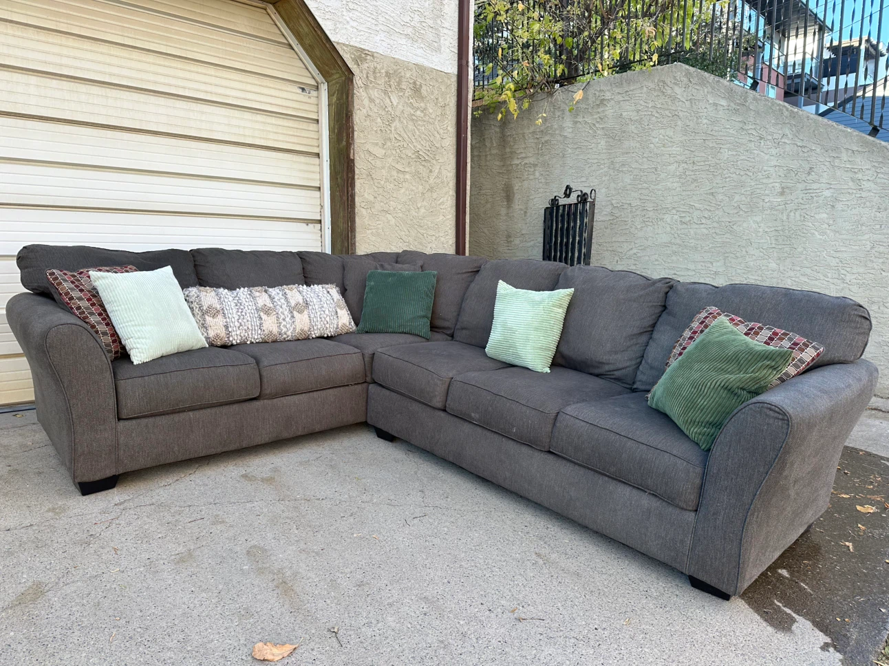 Ashley Furniture Large 6-Seat Sectional Sofa – Charcoal Grey