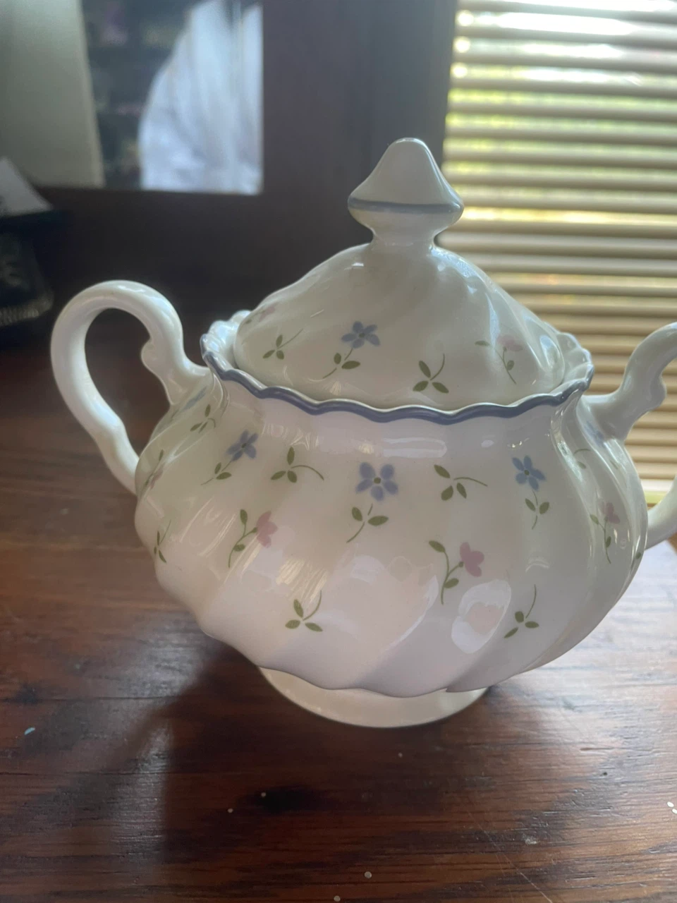 Johnson Brothers Floral Dinnerware Set - photo 4