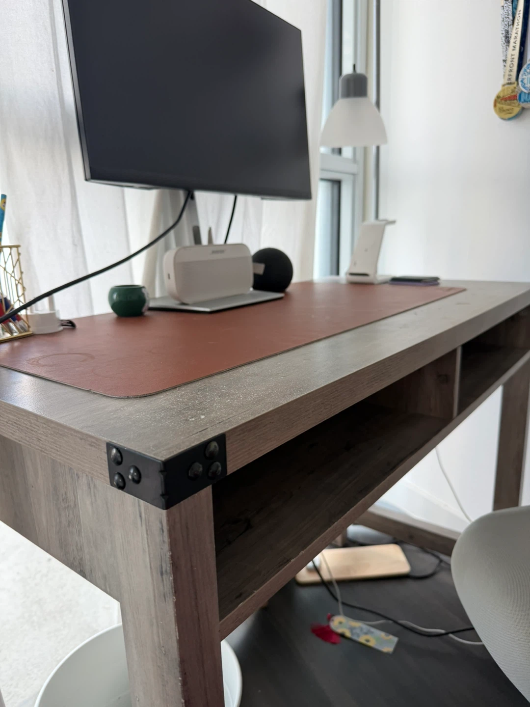 Rustic wood desk with shelf - photo 2