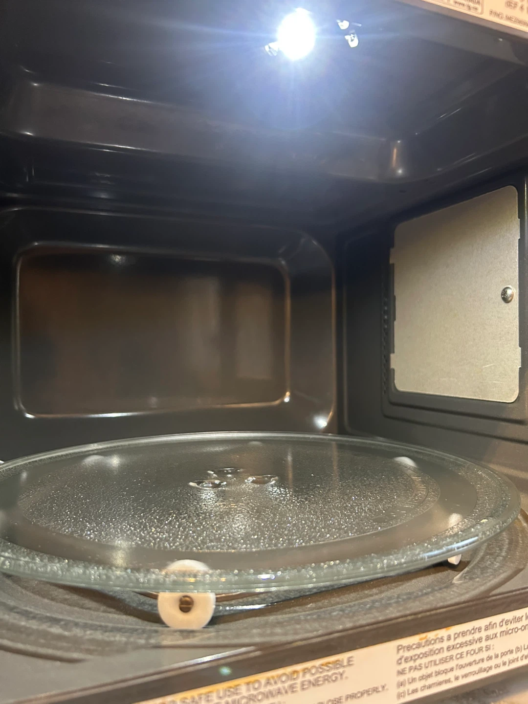 LG 0.9 cu. ft. NeoChef™ Countertop Microwave - photo 5