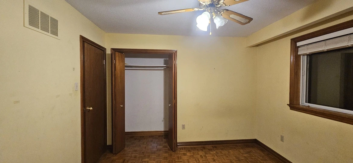 King Size room available for rent