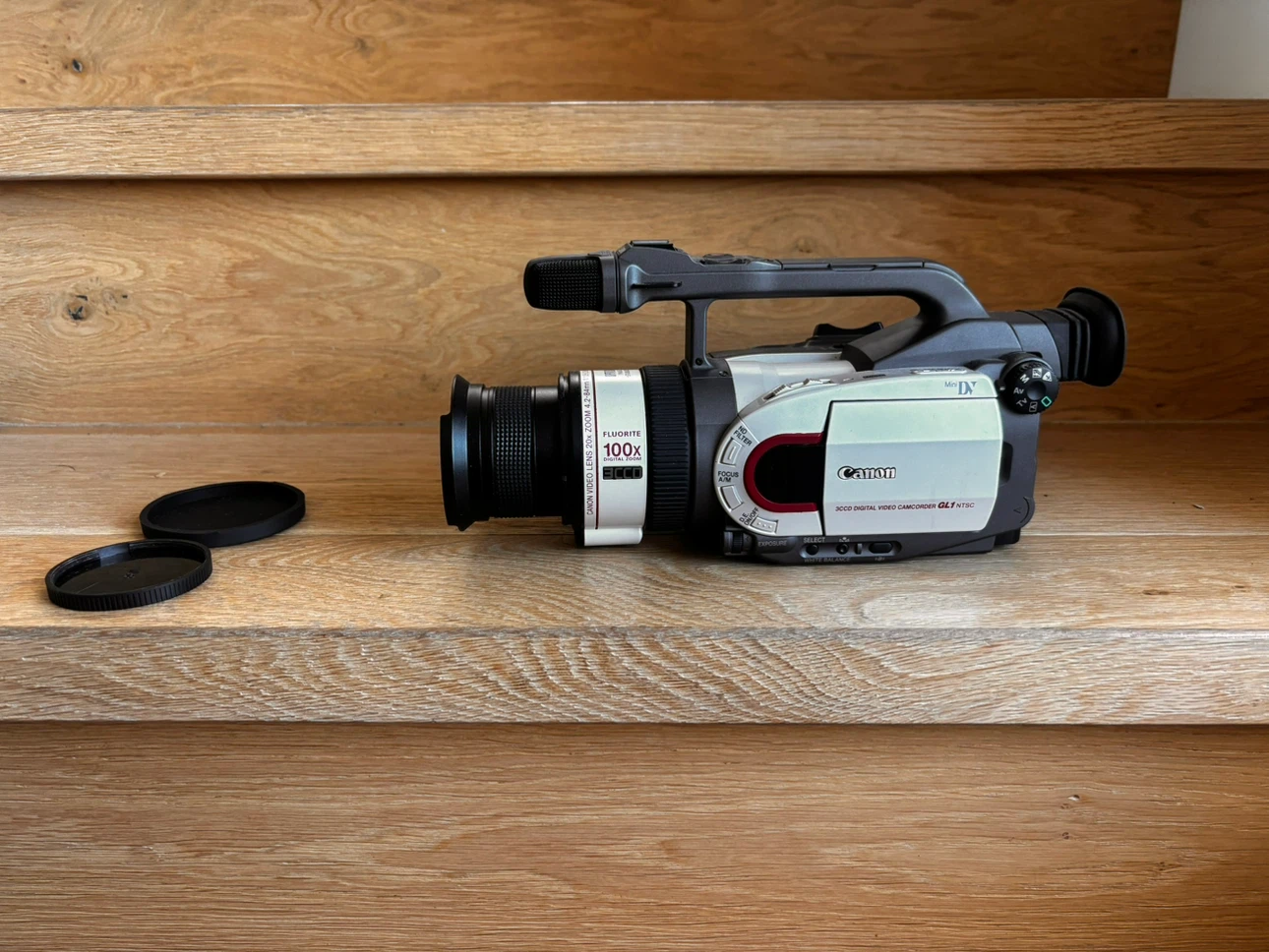Canon GL1 Mini DV Camcorder with Fisheye Lens - photo 4