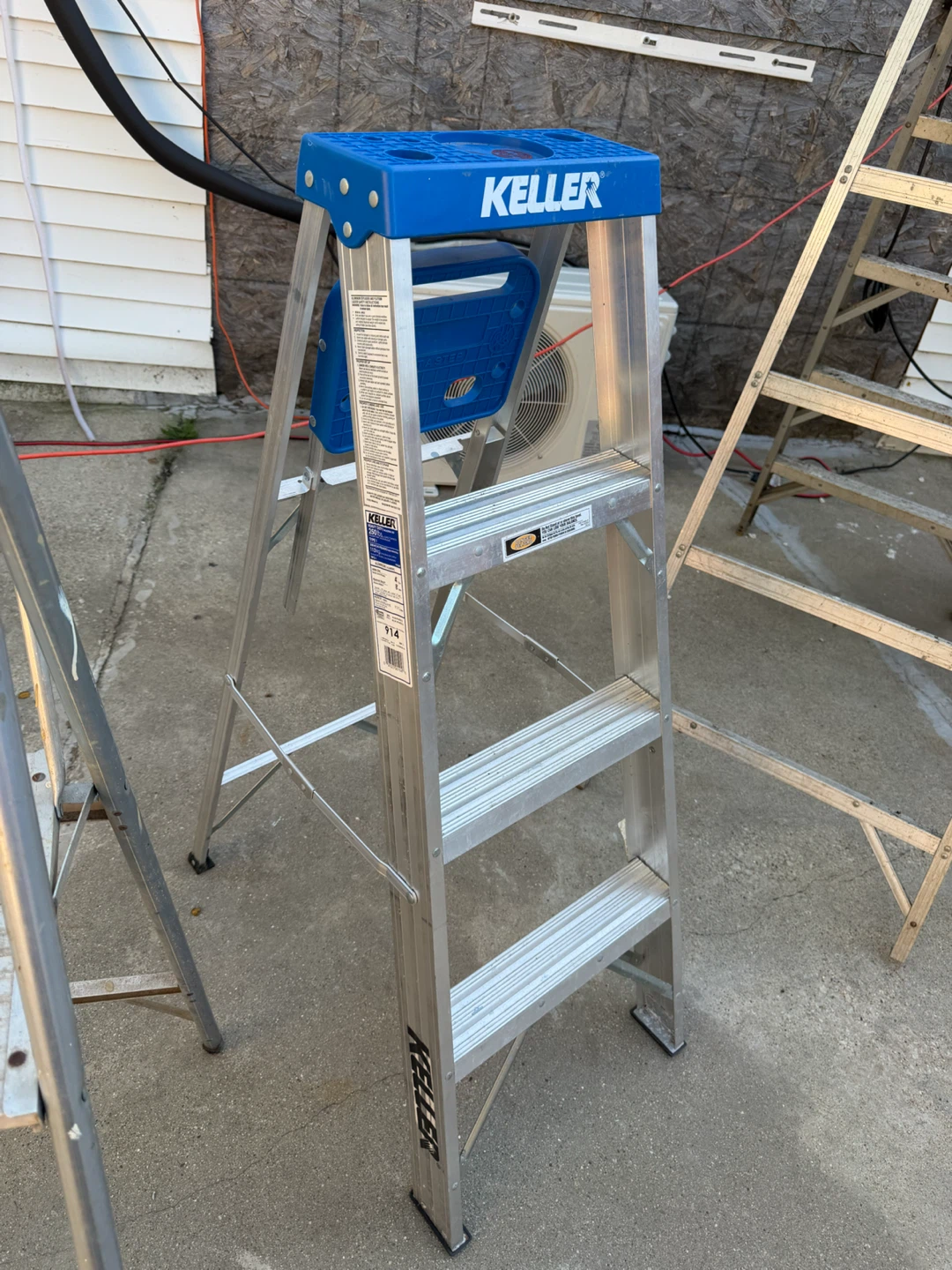 Keller 4 ft. Aluminum Stepladder - photo 4