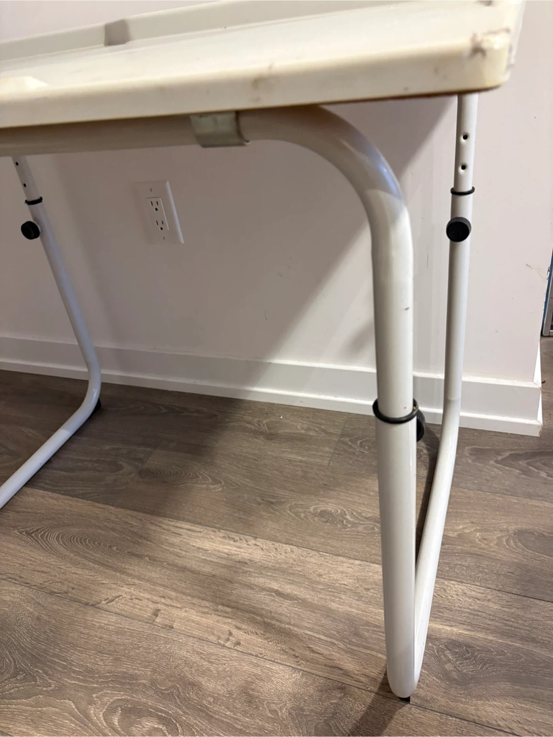 Adjustable White Kids Study Desk - photo 4