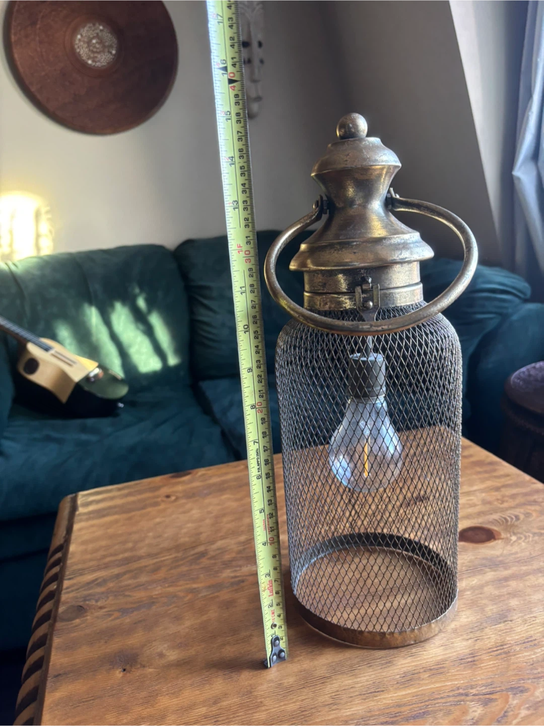 Vintage-style brass metal mesh lantern - photo 2