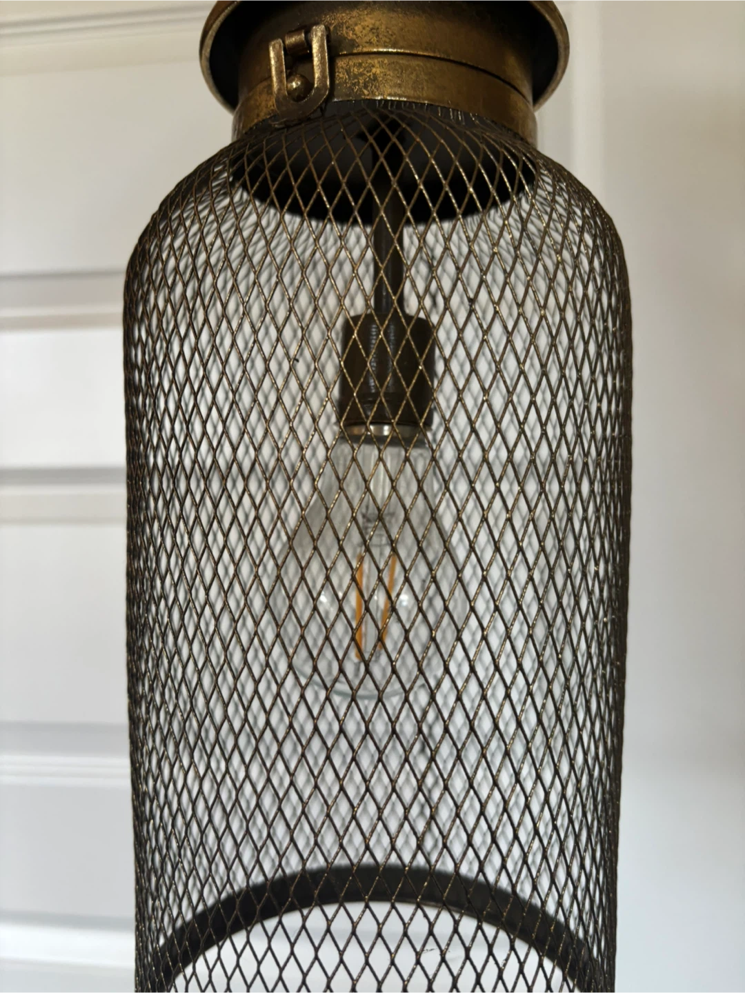 Vintage-style brass metal mesh lantern - photo 3