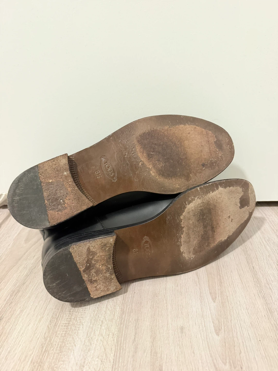 Tod's Black Leather Chelsea Boots - photo 4