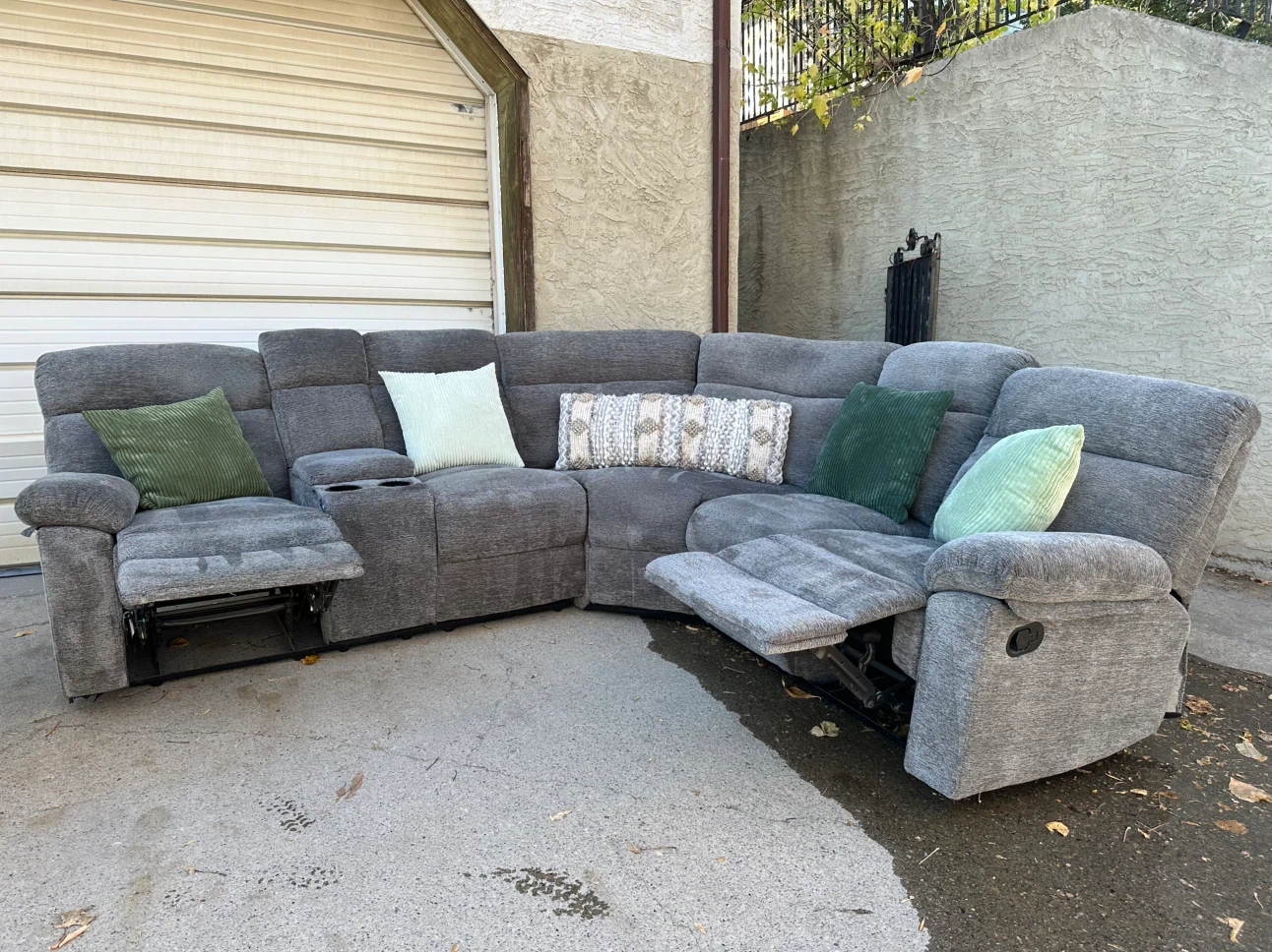 Leon's 5-Seat Reclining Sectional + Power Recliner Chair - photo 2