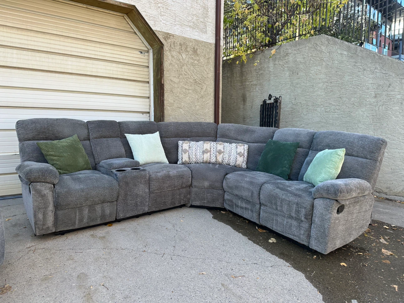 Leon's 5-Seat Reclining Sectional + Power Recliner Chair - photo 3