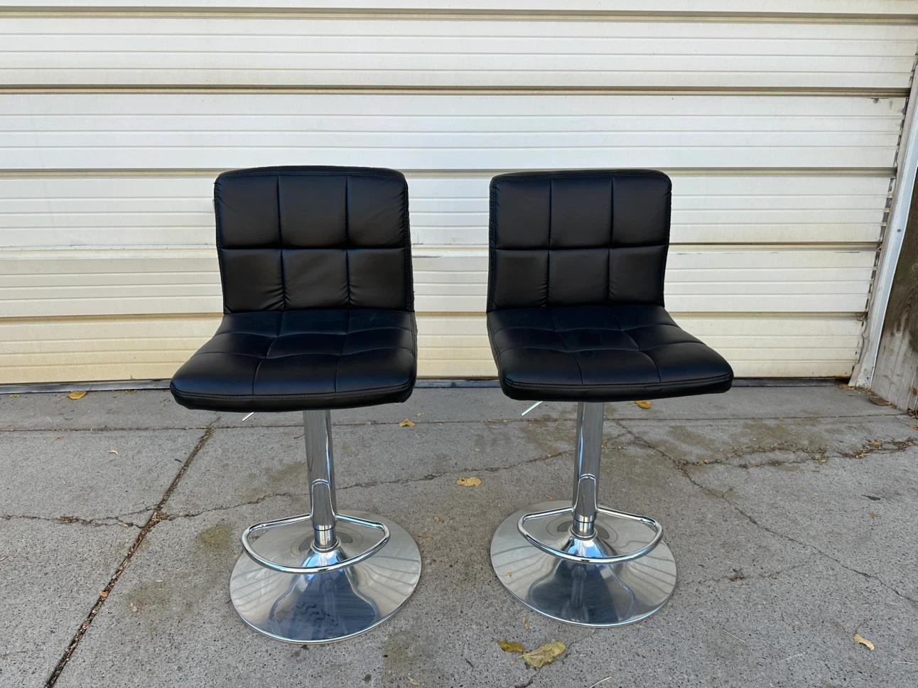 Set of 2 Black Adjustable Bar Stools – Chrome Base - photo 2